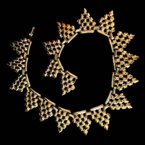 Mod gold-tone geometric cut-out triangles choker necklace - Picture 2 of 14
